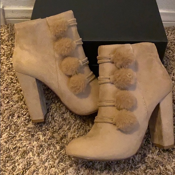 Francesca’s Yolanda Beige Fur Puff Boots - Picture 5 of 10